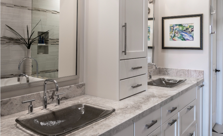 gray bathroom wall decor