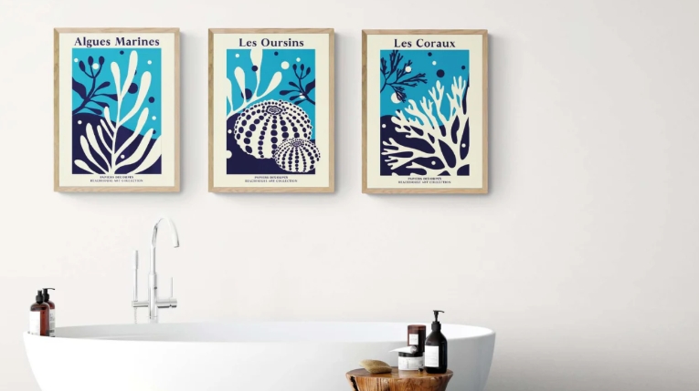 bathroom wall hangings