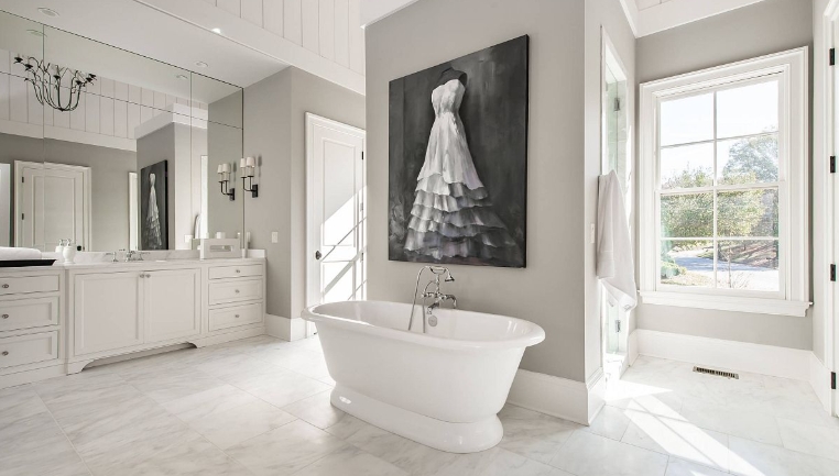 black and white bathroom wall decor