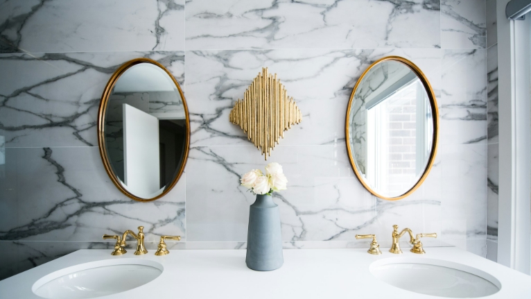bathroom hanging decor