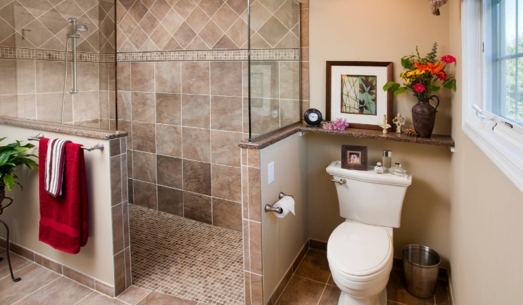 wall decor for half bathroom