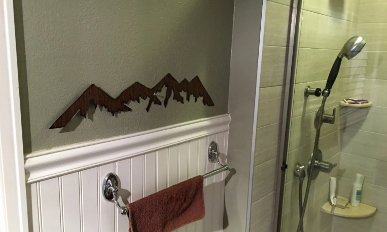 metal artwork for bathroom