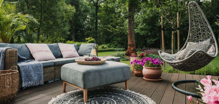 Rustic Garden Furniture Ideas for Natural Charm