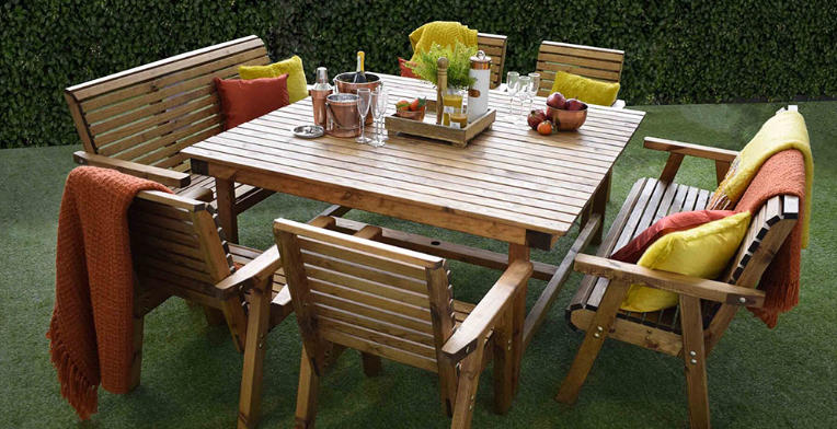 Rustic Outdoor Tables and Chairs Sets
