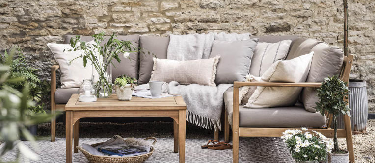 Rustic Outdoor Garden Furniture You’ll Love