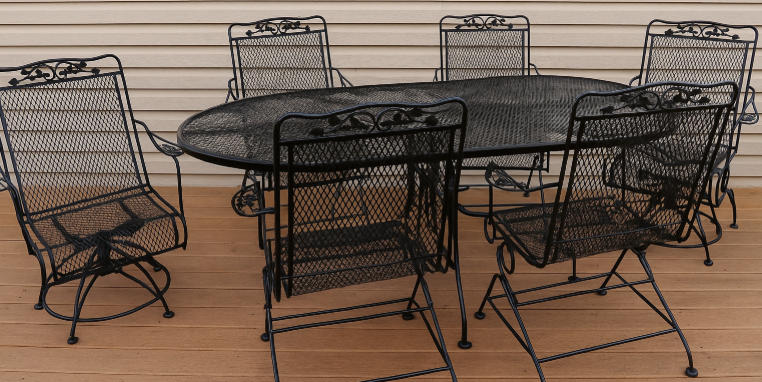 Rustic Patio Tables for Family Dinners