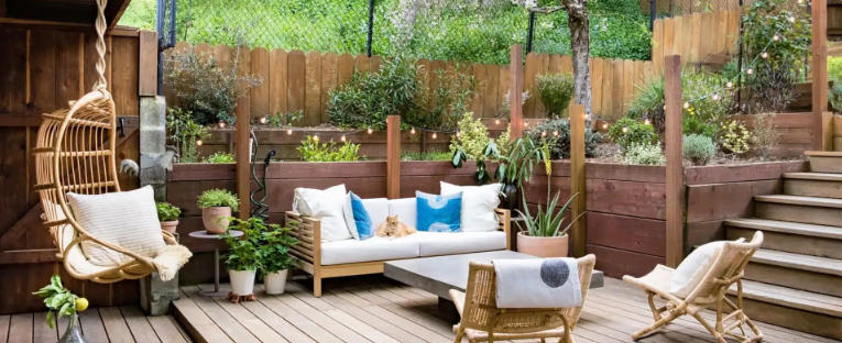 Outdoor Boho Decor Using Light Linen Fabrics