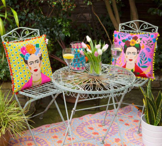 Boho Outdoor Decor with Woven Rugs