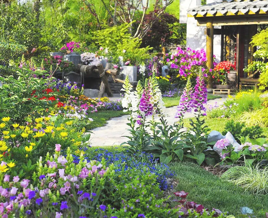Spring Garden Ideas with Creative Landscape Decorations