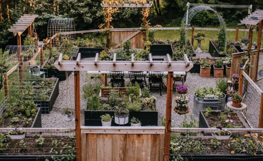 Spring Garden Ideas with Creative Backyard Garden Layouts