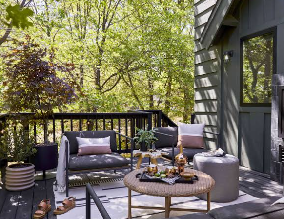 Vintage Patio Decor on a Budget