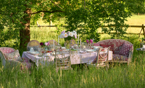 Vintage Patio Decor for Outdoor Parties