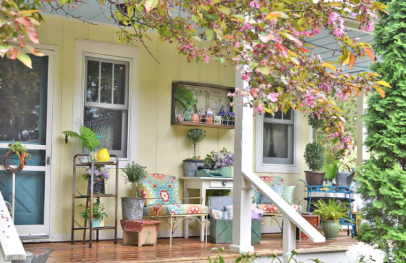 Vintage Patio Decor for Front Porches
