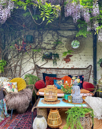 Complete Guide to Vintage Patio Decor