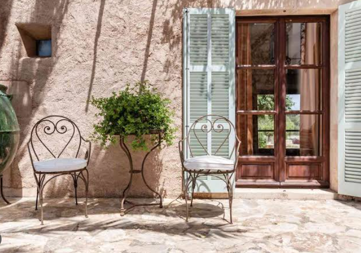 How to Choose Vintage Patio Decor